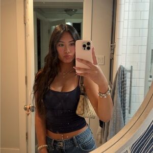 Meet your Posher, Mia